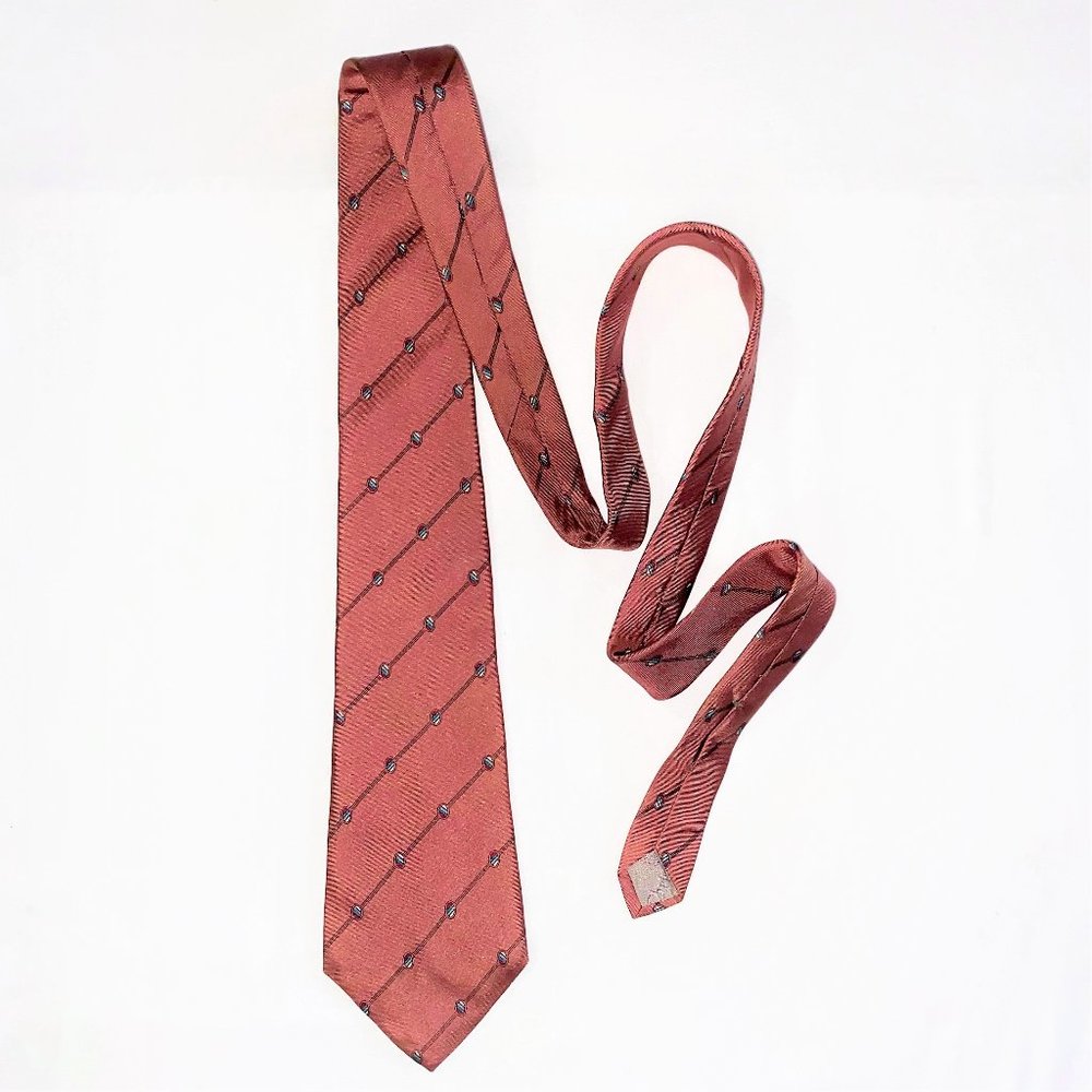 Christian Dior Paris 100% Silk Men's Tie, 58 Inch